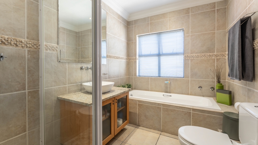 5 Bedroom Property for Sale in Parklands Western Cape